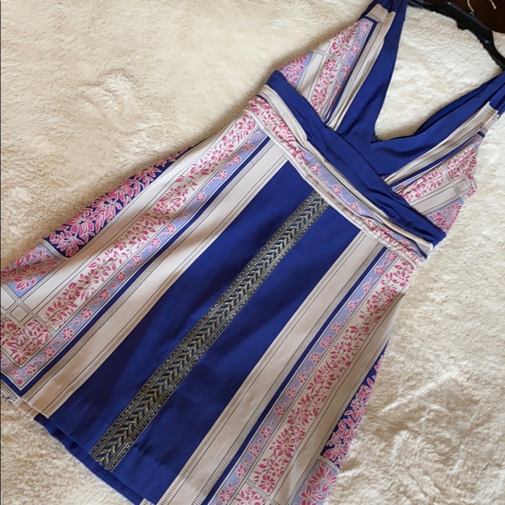 Nicole Miller Silk blend V-neck cute summer dress!